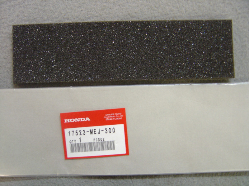 Mousse adhésive sous réservoir Honda CB1300F - 17523MEJ300
