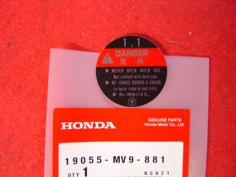 Autocollant Bouchon Radiateur Honda – Réf. 19055MV9881