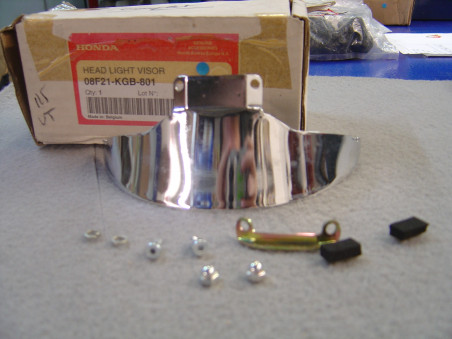 Visière de phare Honda VT125 VT750DC - Réf. 08F21KGB801