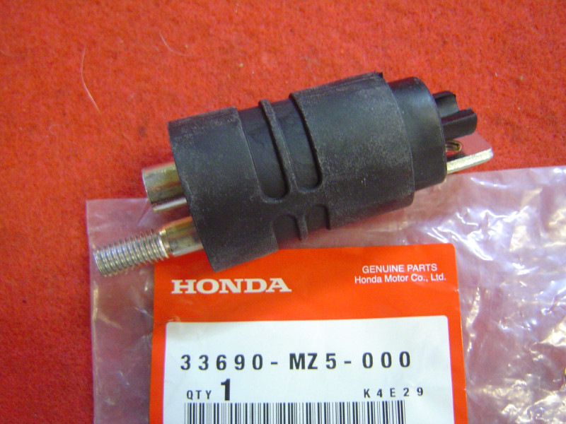 Support Clignotant AR Honda VF750C VT1100C 33690-MZ5-000
