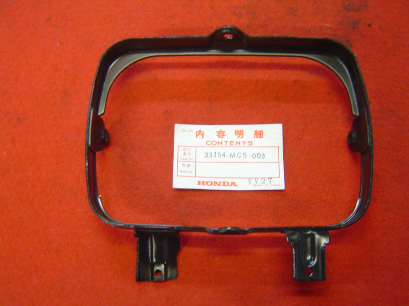 Cerclage de phare Honda CX400E CX500EC CX650E - 33154MC5003