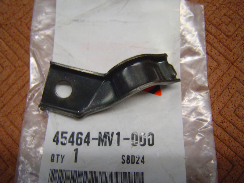 Support Fixation Durit Frein Avant Honda XRV750 – Réf. 45464MV1000