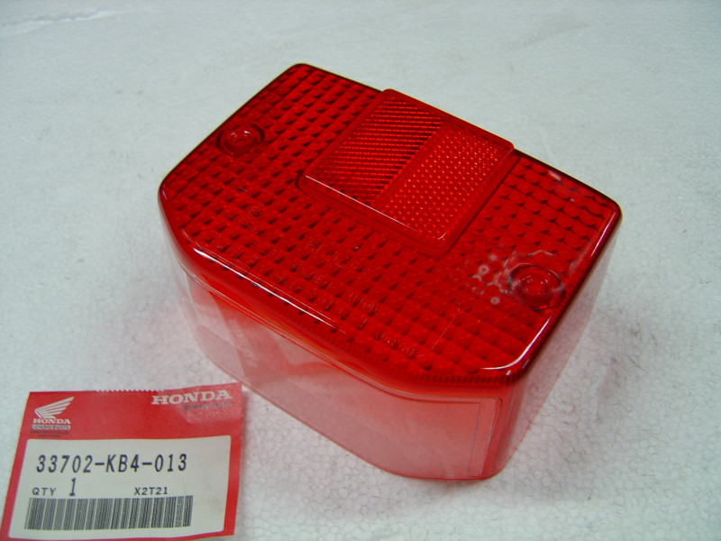 Cabochon de feu AR de CM125C 92-99 CM250C 82/83 HONDA 33702-KB4-013