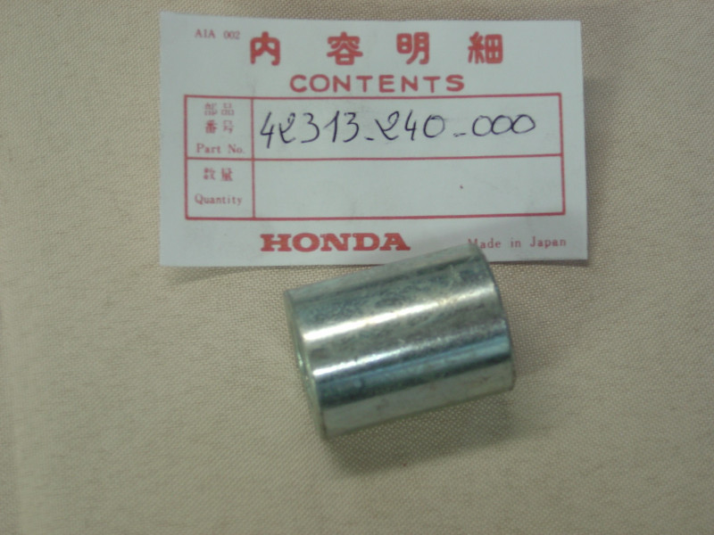 Entretoise axe roue AR tambour Honda CB125 - Réf. 42313240000