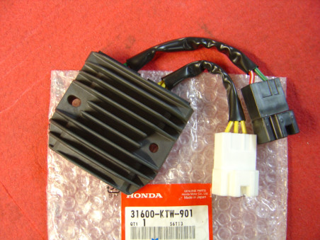 Régulateur de tension Honda SH300 FH008ED 31600-KTW-901