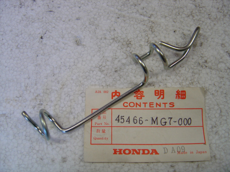 Patte maintien câble compteur Honda XLV750 R - 45466MG7000
