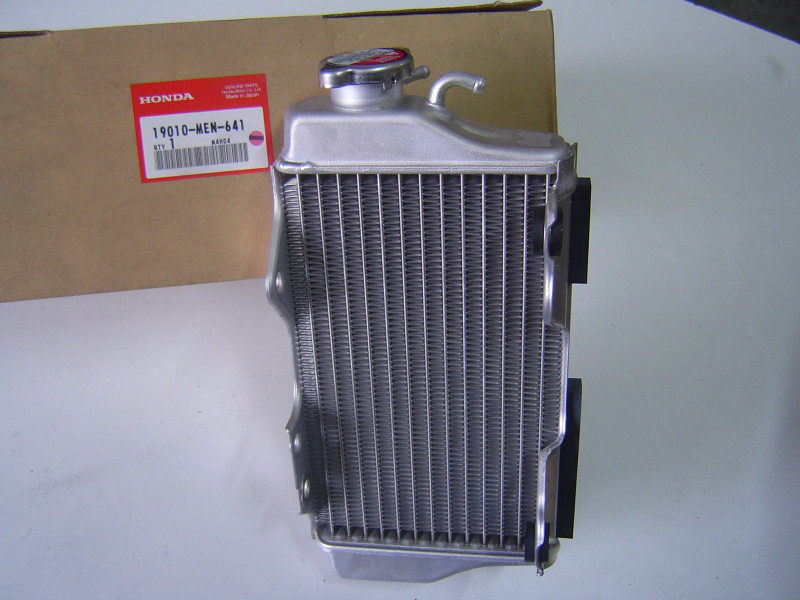 Radiateur droit HONDA CRF450R2004 19010-MEN-641