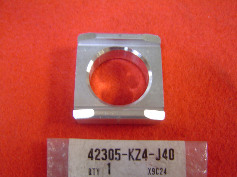 Cale Réglage Chaîne Gauche Honda CR CRF - 42305KZ4J40