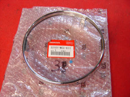 Cerclage de phare Honda – Réf. 33101MCC611