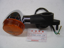 Clignotant avant droit complet de VT125 C SHADOW 1999/2000  HONDA 33400-KGB-612