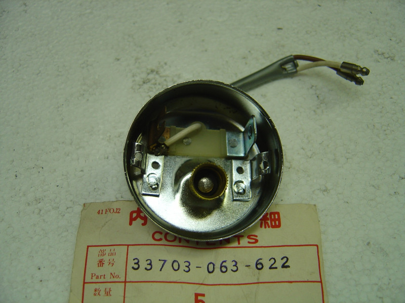 Base chromée feu arrière Honda PS50 PC50 - Réf. 33703063622