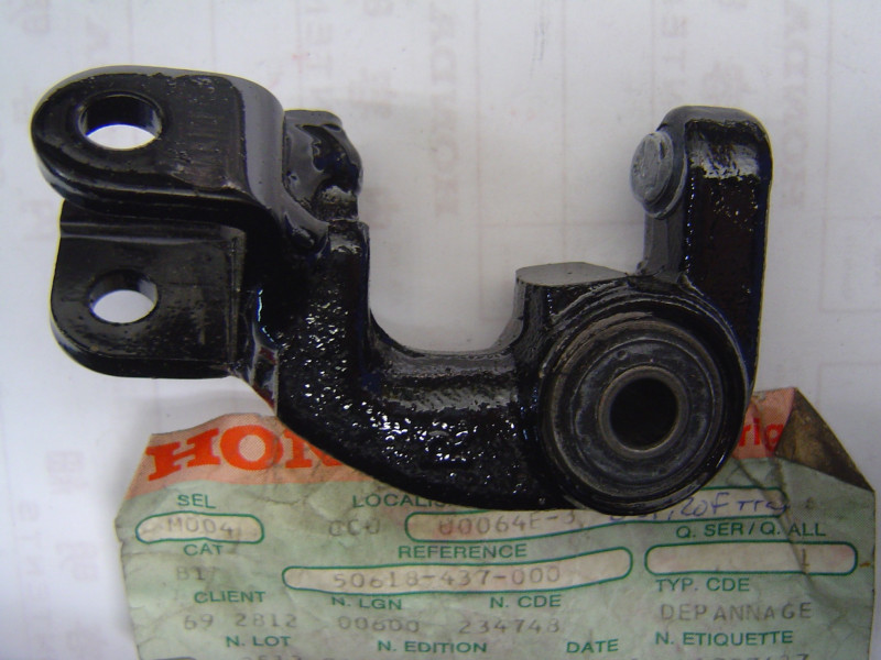 Support Repose-Pied Droit Honda Neuf - Réf. 50618-437-000