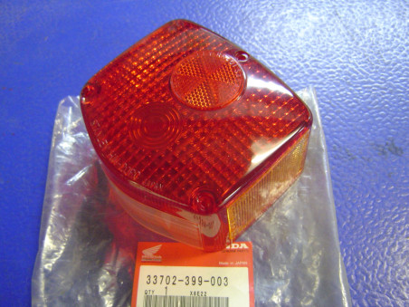 Cabochon feu arrière Honda CB125T T2 TA TB – Réf. 33702-399-003
