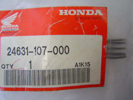 Ressort plaque axe sélecteur Honda 125 – Réf. 24631107000