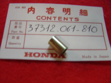 Entretoise garde-boue AR Honda CB125T – Réf. 37312061810