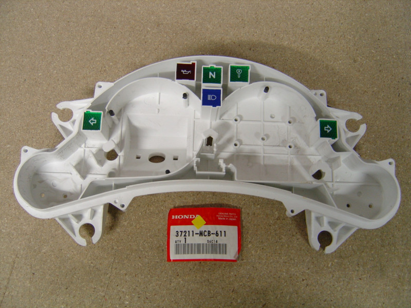 Boîtier intérieur tableau de bord Honda XL650V 37211MCB611