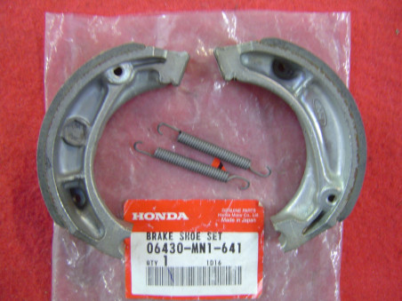 Mâchoires frein arrière Honda XR600RL + ressorts | 06430MN1641