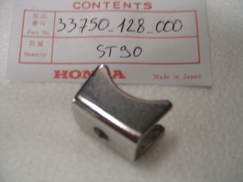 Support avant réflecteur Honda ST90 – Réf. 33750-128-000