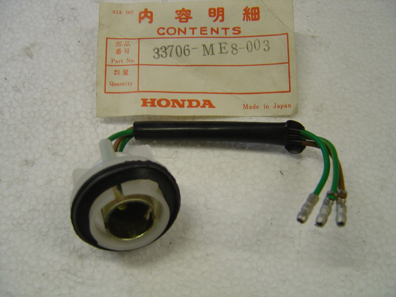 Porte Ampoule Faisceau Feu AR Honda CX650C – Réf. 33706ME8003