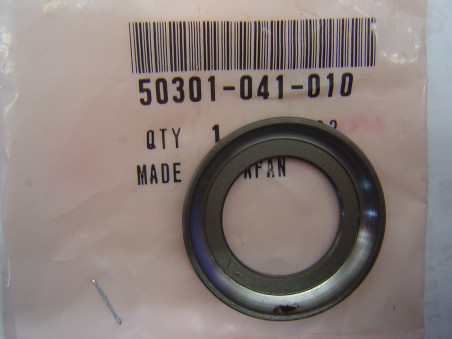 Cuvette direction supérieure inferieure dans cadre HONDA 50301-041-010
