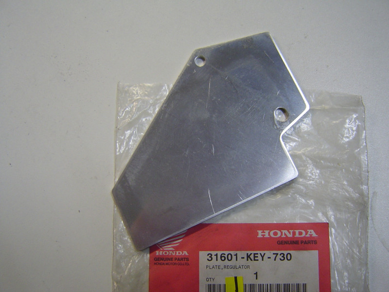 Plaque de régulateur Honda FES125 FES250 - 31601-KEY-730