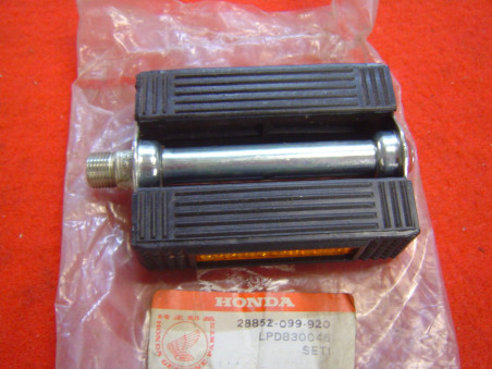 Pédale gauche Honda PF50 – Réf. 28852099920