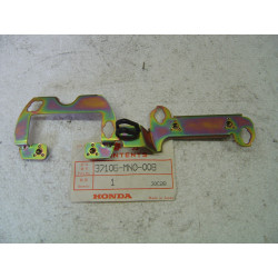 Support fixation compteurs Honda VF750C - Réf. 37106MN0008