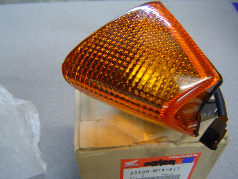 Clignotant avant droit Honda VFR750F 90-93 | Réf. 33400MT4611