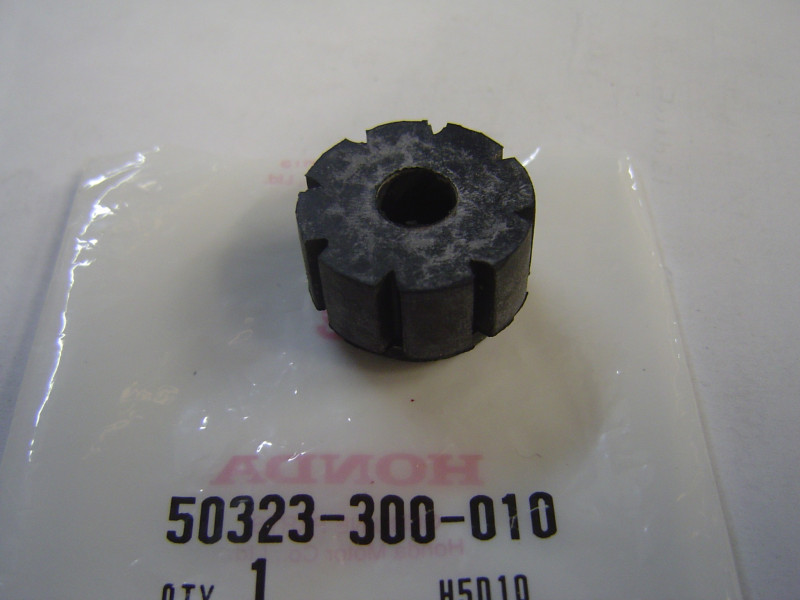 Caoutchouc fixation bac batterie Honda CB750 Four 50323-300-010