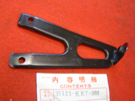 Support tête de fourche droit Honda VF400F - Réf. 33123KE7003