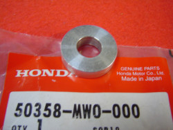 Entretoise support moteur AV de CB1100X11 00 CBR1100XX 97-06 HONDA 50358-MW0-000