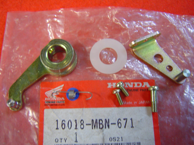 Bras levée boisseau carburateur Honda XR650 00/04 - Réf 16018MBN671