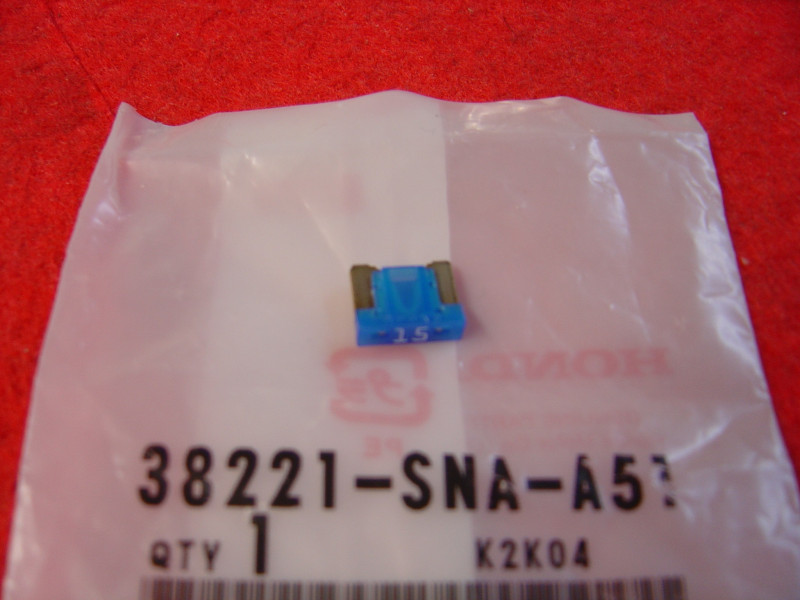 Fusible 15A Honda NC700 CB500 CBR500 – Réf. 38221SNAA51