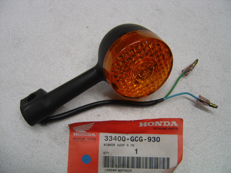 Clignotant AV Droit Honda SGX50 SKY50 – Réf. 33400GCG930