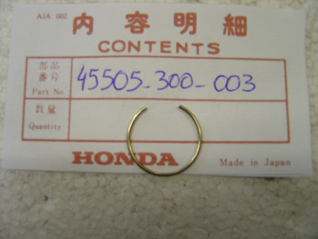 Clip Capuchon Piston Maître Cylindre Frein Honda Four | 45505300003