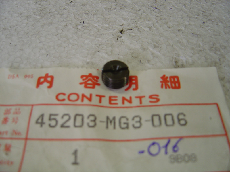 Bouchon fileté axe plaquettes Honda 45203-MG3-006