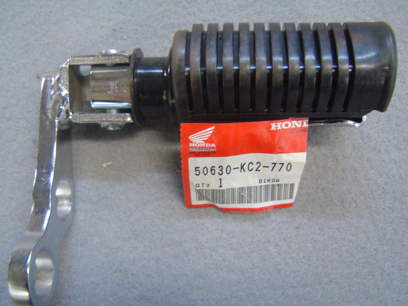 Repose-pieds avant droit Honda CM125 1988/1992 - 50630KC2770