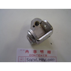 Support Repose-Pied Droit Honda VF1000F – Réf. 50631MB6000