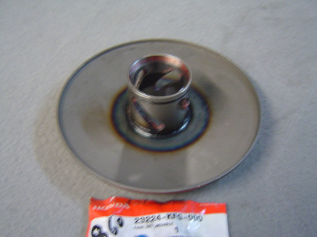 Poulie menée mobile variateur Honda FES250 FES125 - 23224KFG000