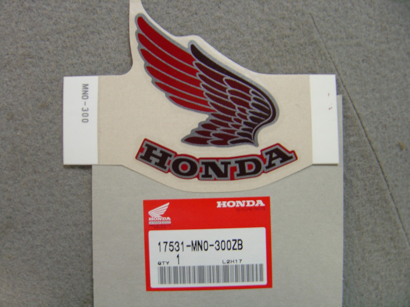 Autocollant aile réservoir droit Honda VF700C VF750C - 17531MN0300ZB