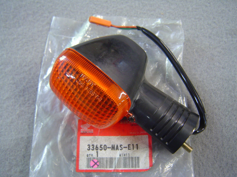 Clignotant AR gauche Honda CBR900 99-01 | Réf. 33650MASE11
