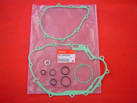 Pochette moteur B CBF125 Honda 09/11 - Réf. 06112KWF940