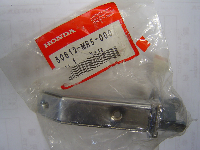 Barre repose-pieds AV droit Honda PC800 89/90 - 50612MR5000