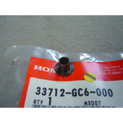 Entretoise épaulée Honda référence 33712GC6000