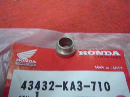 Entretoise barre d'ancrage Honda CR125 CR250 - Réf. 43432KA3710
