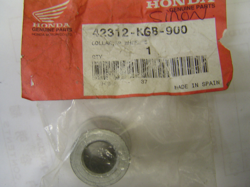 Bague axe roue arrière Honda CA125 VT125C - 42312KGB900