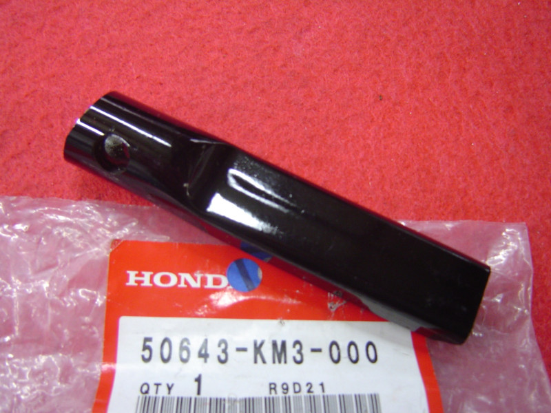Repose-pied gauche Honda CBR125 2004-2016 | Réf. 50643KM3000