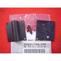 Patte fixation interrupteur poignées chauffantes Honda XL600V
