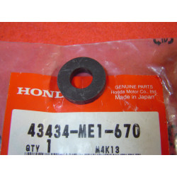 Rondelle caoutchouc frein AR Honda 43434-ME1-670