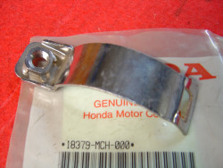 Bride Fixation Enjoliveur Échappement Honda VTX1800 18379MCH000